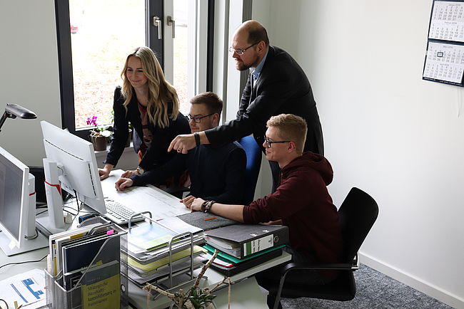 Jannik Gläsmann und Tobias Schenke studieren an der Fachhochschule Harz „Öffentliche Verwaltung“