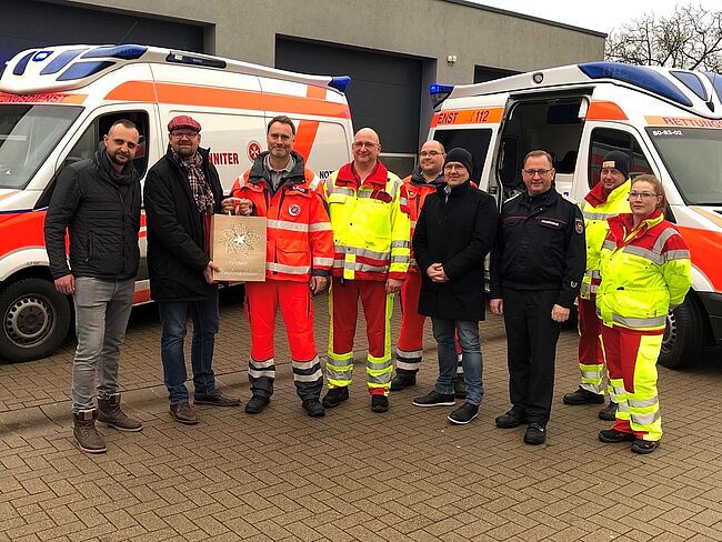 Foto Landkreis Börde / Landrat Martin Stichnoth wünscht allen Mitarbeitern in den Rettungswachen des Landkkreises Börde, hier in Wolmirstedt, frohe Weihnachten und einen guten Start in das Jahr 2023