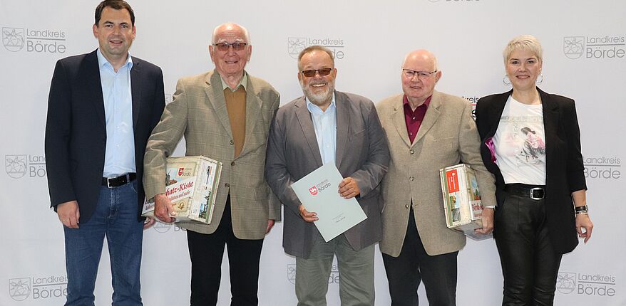 Landkreis Börde / Von links nach rechts: Uwe Baier, Rudolf Heinrich, Klaus Battke, Manfred Wahnschaap und Peggy Richter, Sachbearbeiterin „Untere Fischereibehörde“ beim Landkreis Börde 